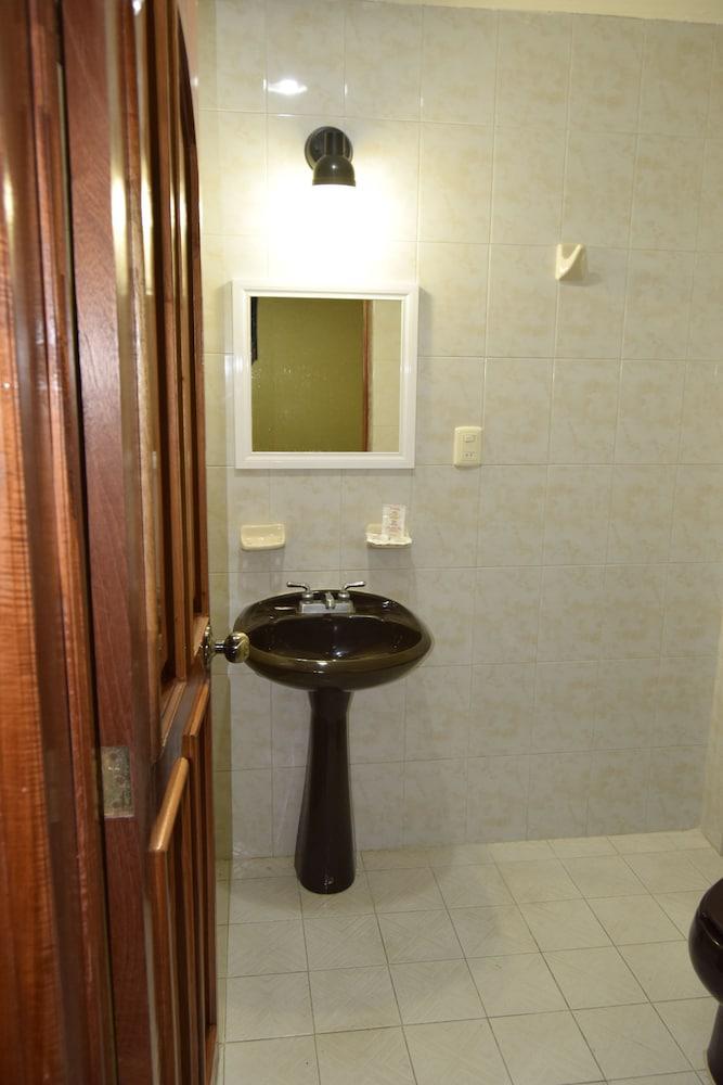 Отель Casa Real Poza Rica Экстерьер фото